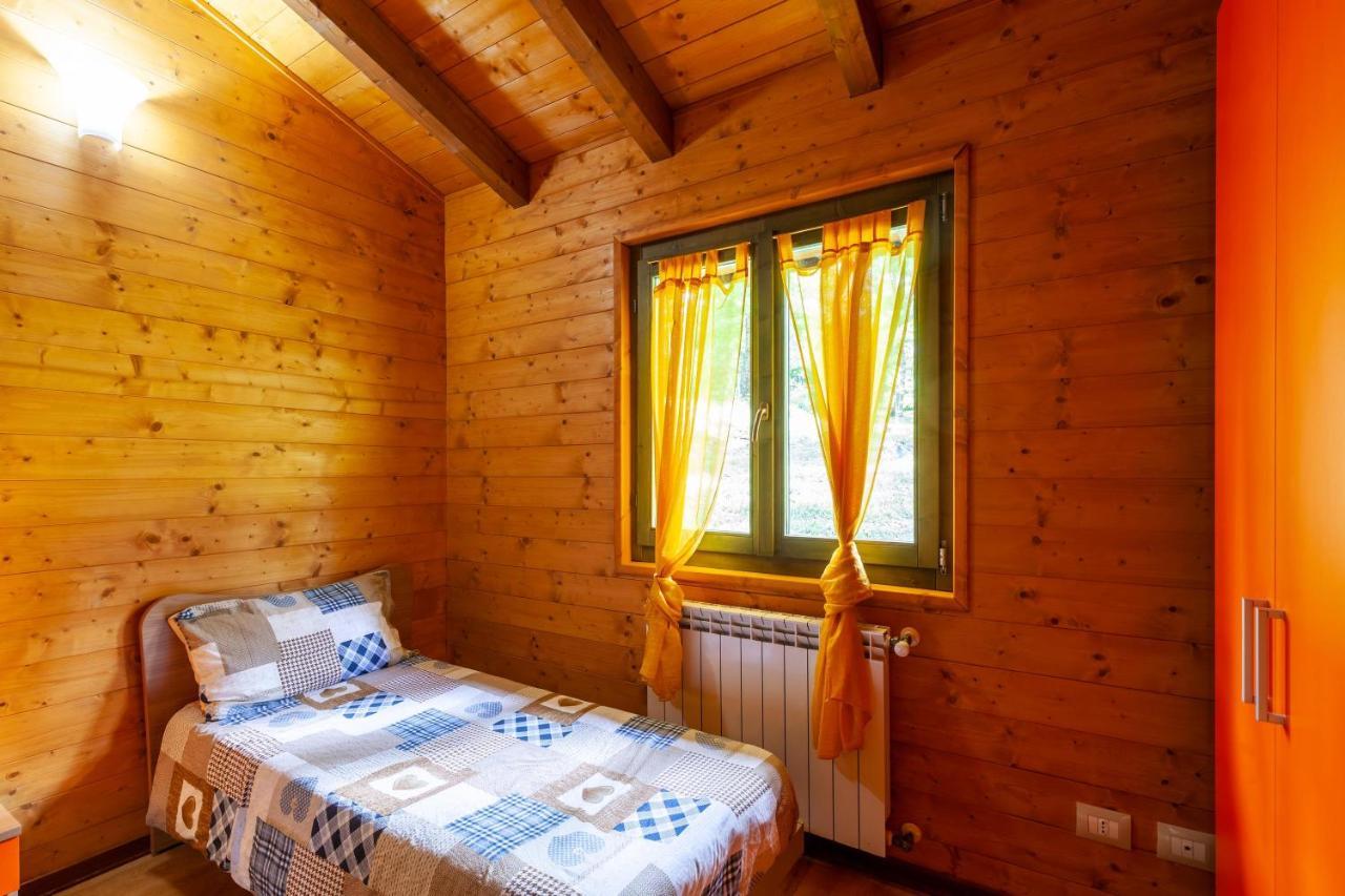 Villaggio Anemone - Chalet Mirtillo Capanne di Sillano Exterior photo