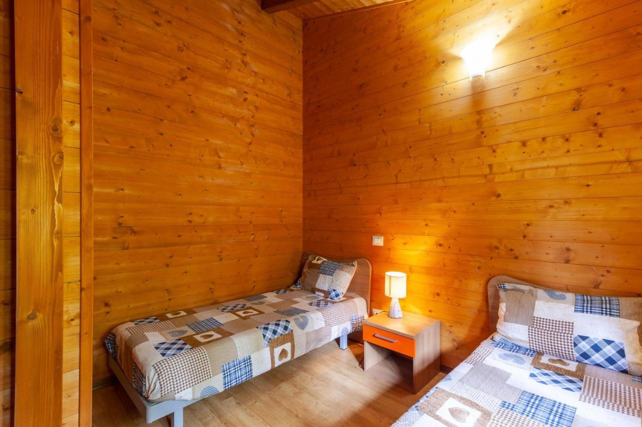 Villaggio Anemone - Chalet Mirtillo Capanne di Sillano Exterior photo
