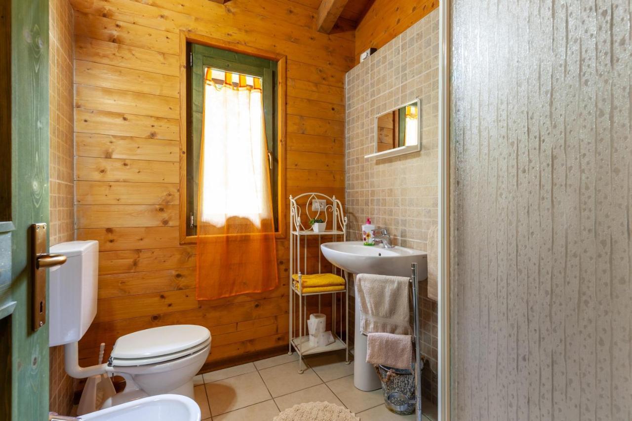 Villaggio Anemone - Chalet Mirtillo Capanne di Sillano Exterior photo